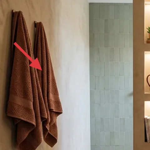 brown hand towel